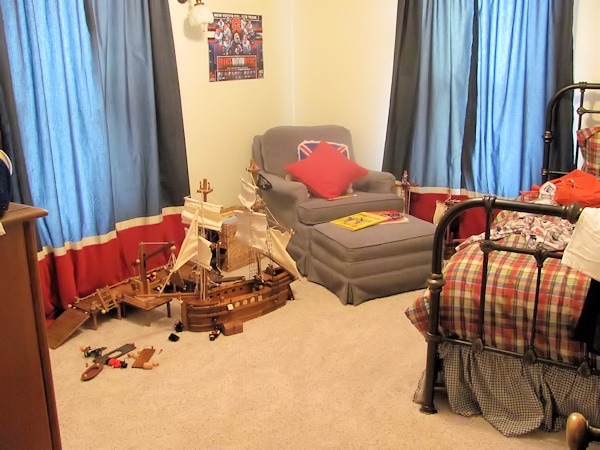 Tidy boy's bedroom