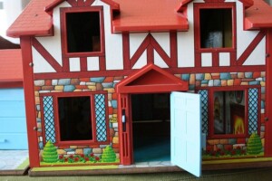 Vintage Little People doll house from Fisher-Price