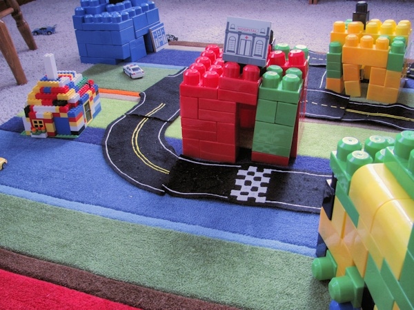 Pretend city with megabloks and lego