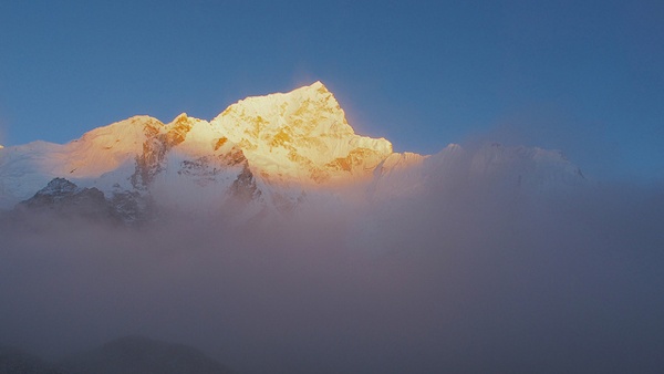 Everest Storm Rolling In