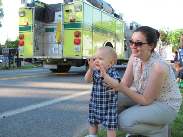 Clapping at fire trucks